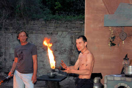 Einstimmung auf die archiche Urkraft des Feuers