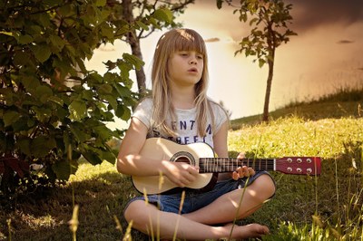 girl with guitar